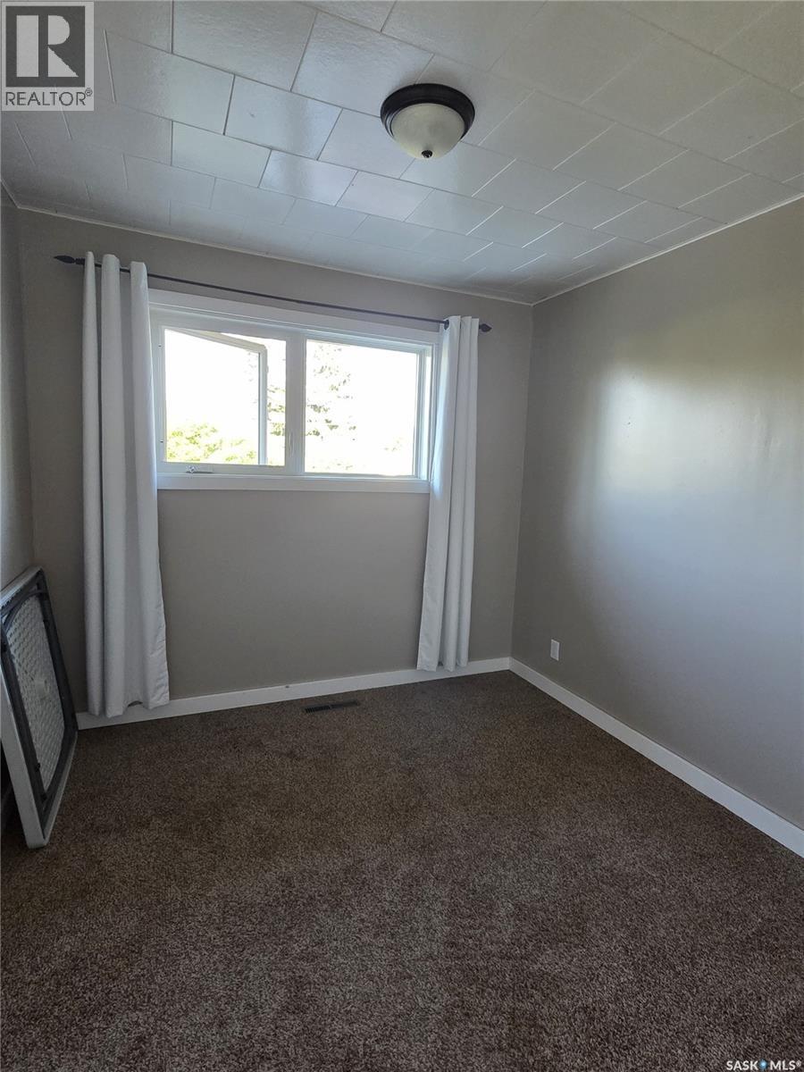220 4Th Street Nw, Wadena, SK - Indoor Photo Showing Other Room