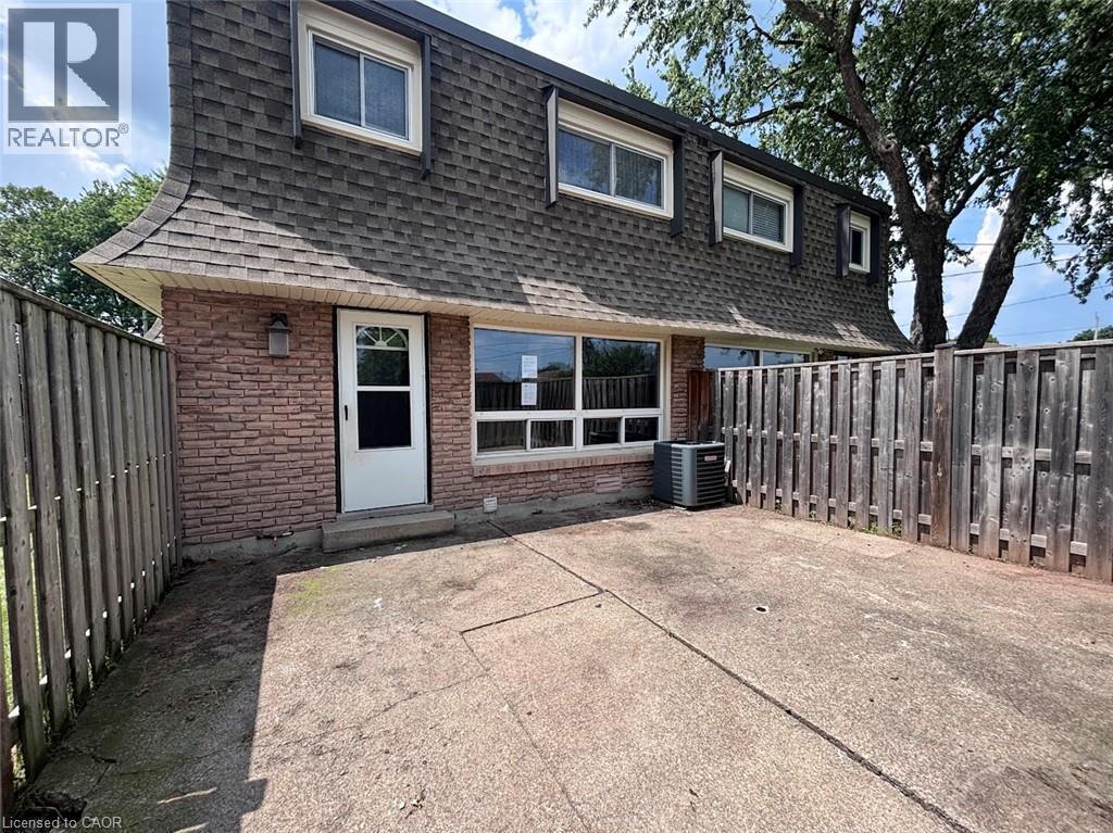 5 Viking Court Unit# 304, Grimsby, ON - Outdoor With Exterior