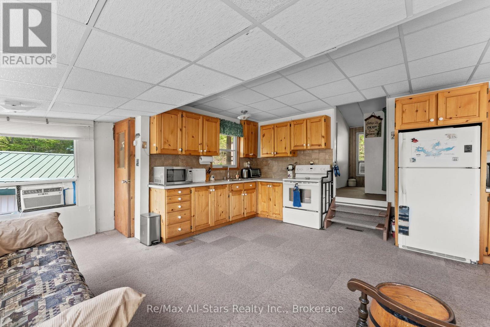 55 Fire Route 393, Trent Lakes, ON - Indoor Photo Showing Kitchen