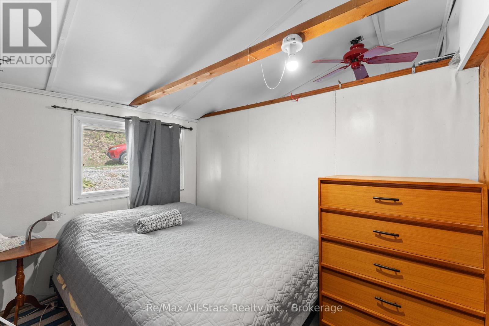 55 Fire Route 393, Trent Lakes, ON - Indoor Photo Showing Bedroom