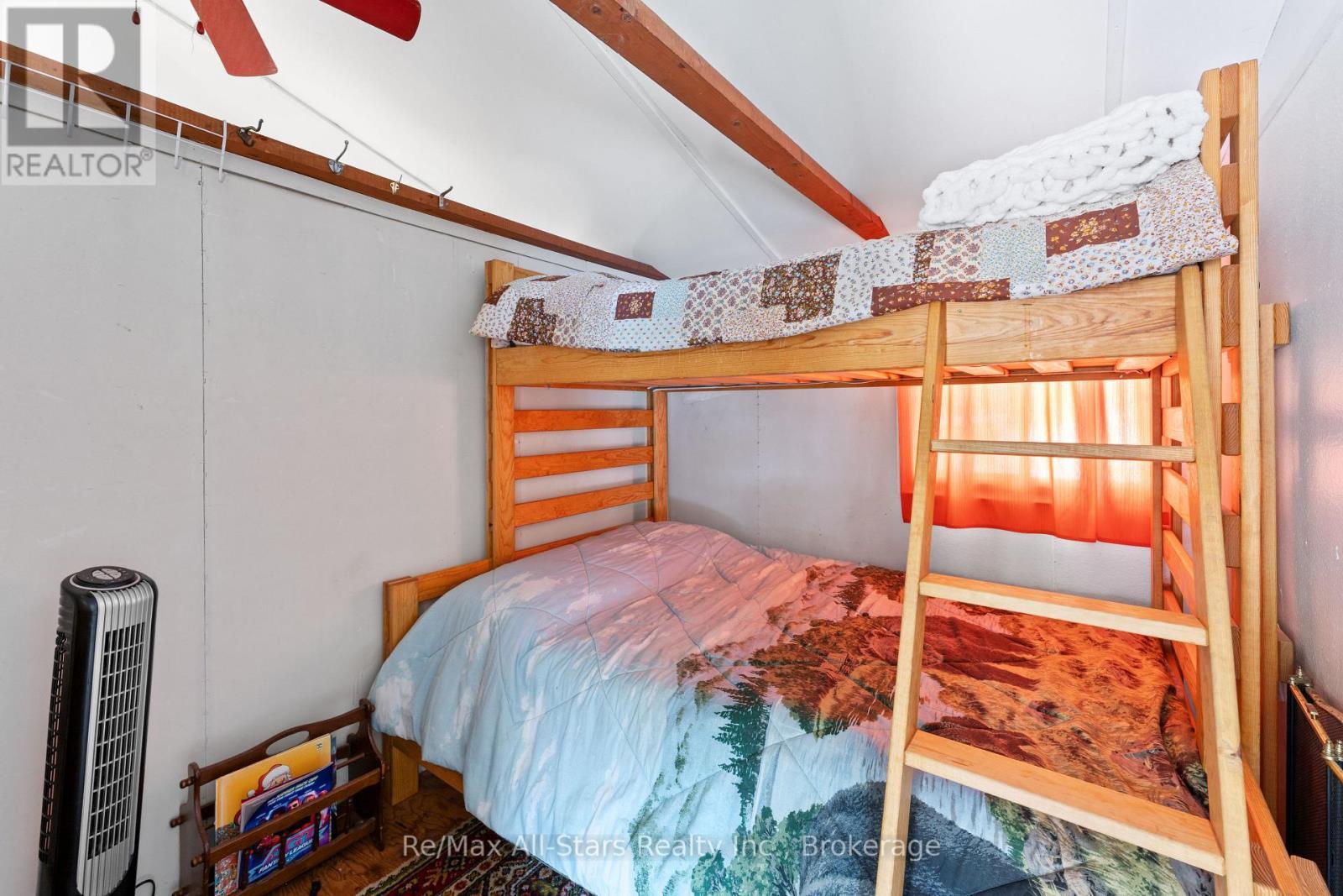 55 Fire Route 393, Trent Lakes, ON - Indoor Photo Showing Bedroom