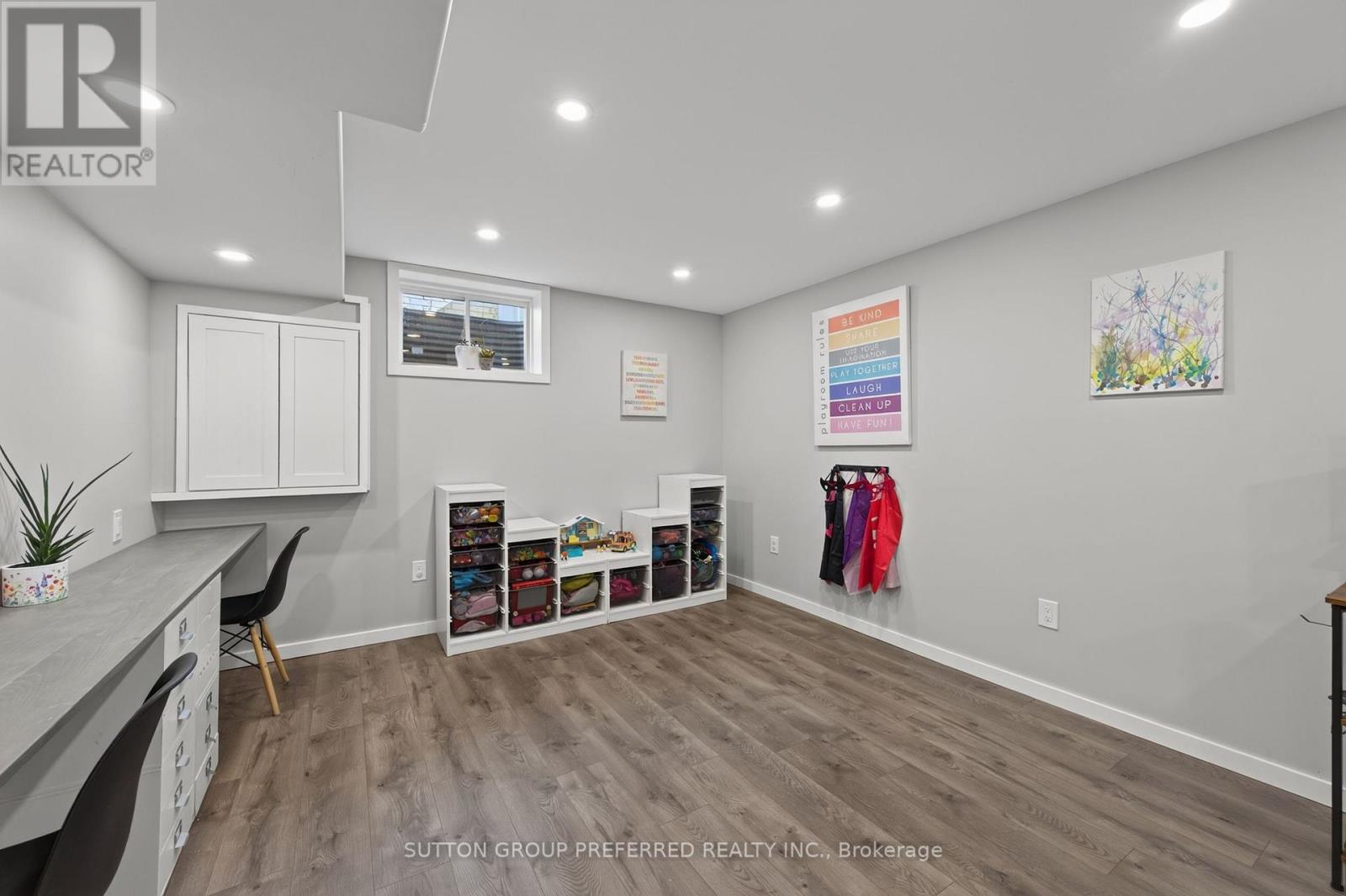 3288 Turner Crescent, London South (South U), ON - Indoor