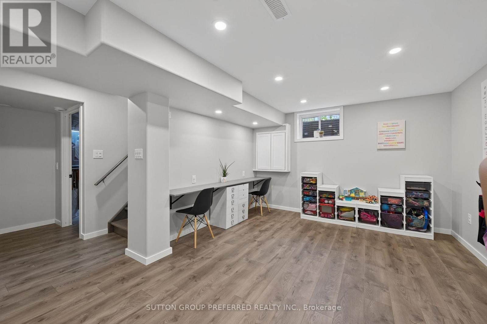 3288 Turner Crescent, London South (South U), ON - Indoor