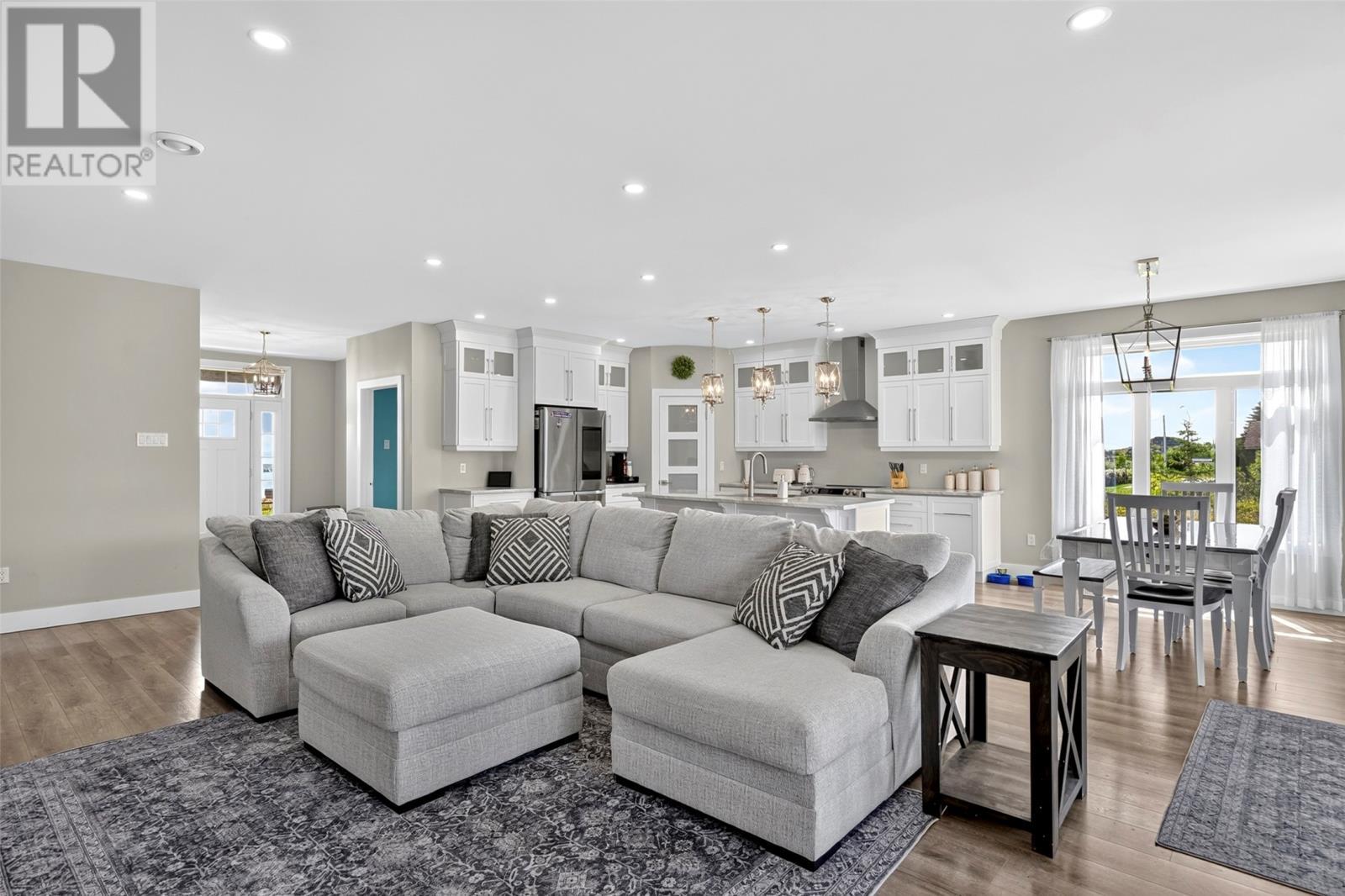 6-14A Drover'S Road, Upper Island Cove, NL - Indoor Photo Showing Living Room