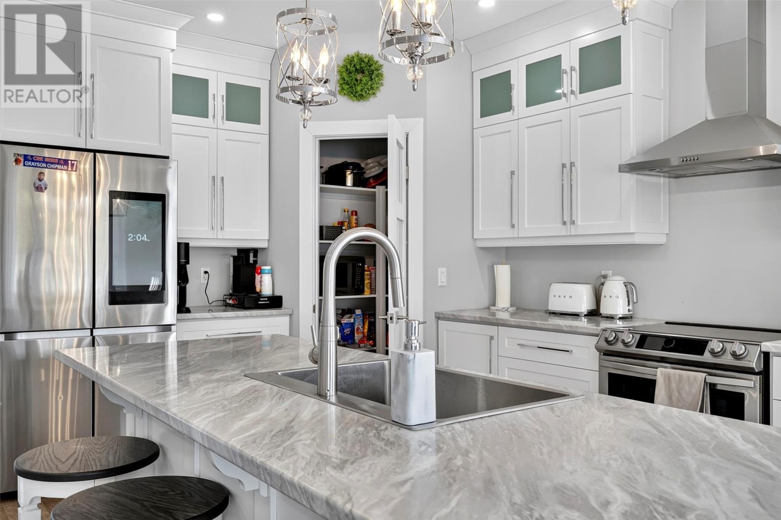 6-14A Drover'S Road, Upper Island Cove, NL - Indoor Photo Showing Kitchen With Upgraded Kitchen