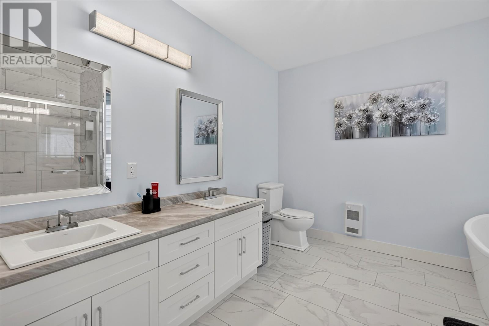 6-14A Drover'S Road, Upper Island Cove, NL - Indoor Photo Showing Bathroom