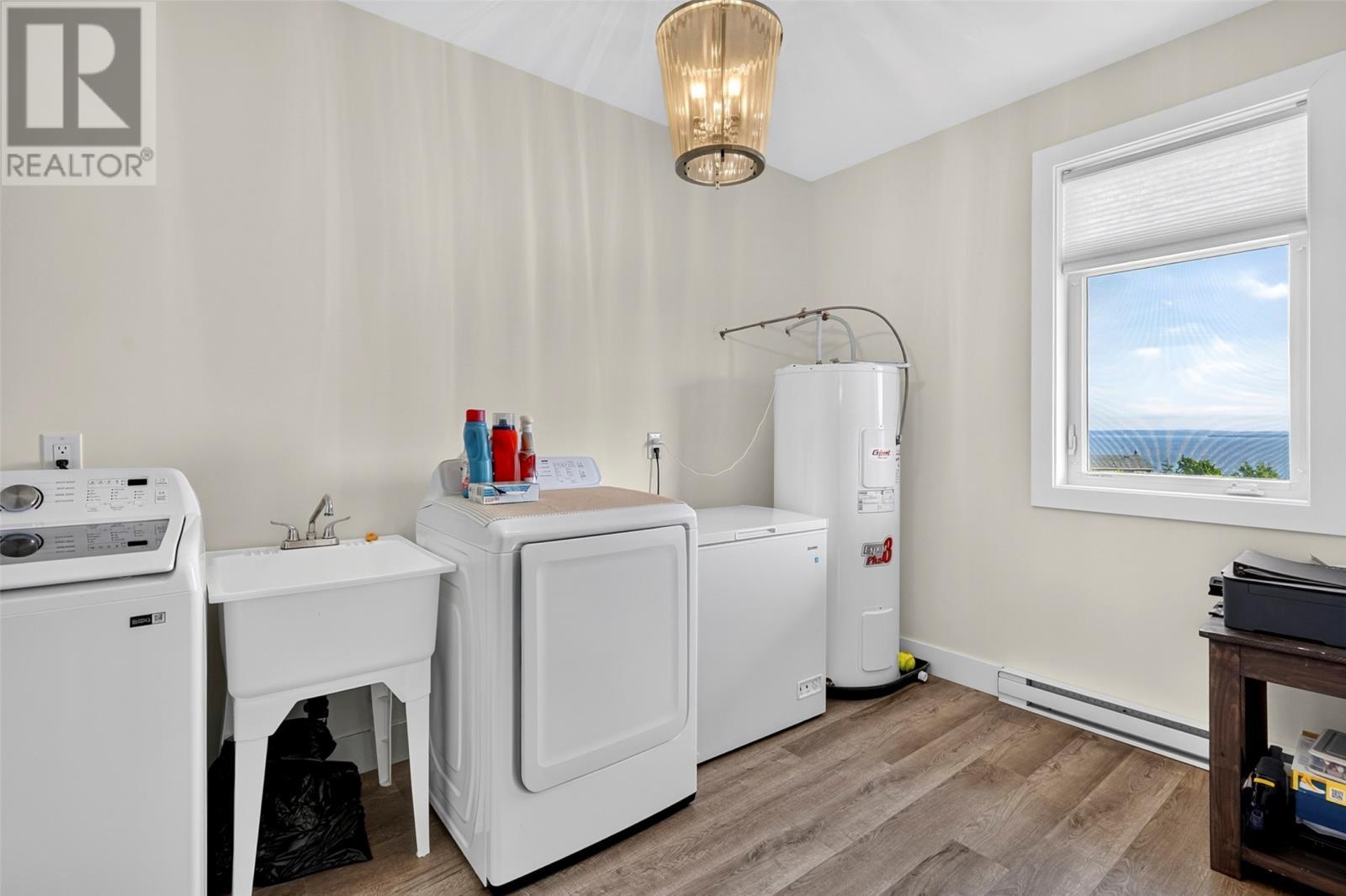 6-14A Drover'S Road, Upper Island Cove, NL - Indoor Photo Showing Laundry Room
