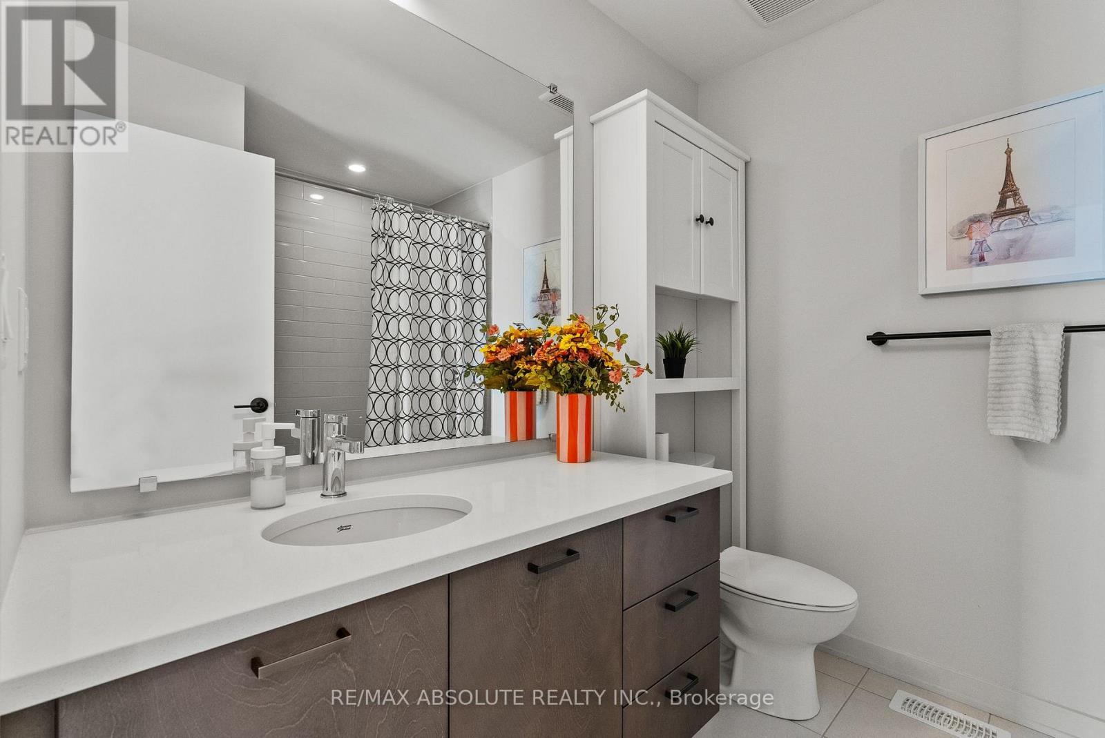 Main Bathroom - 1072 Lunar Glow Crescent, Ottawa, ON - Indoor Photo Showing Bathroom