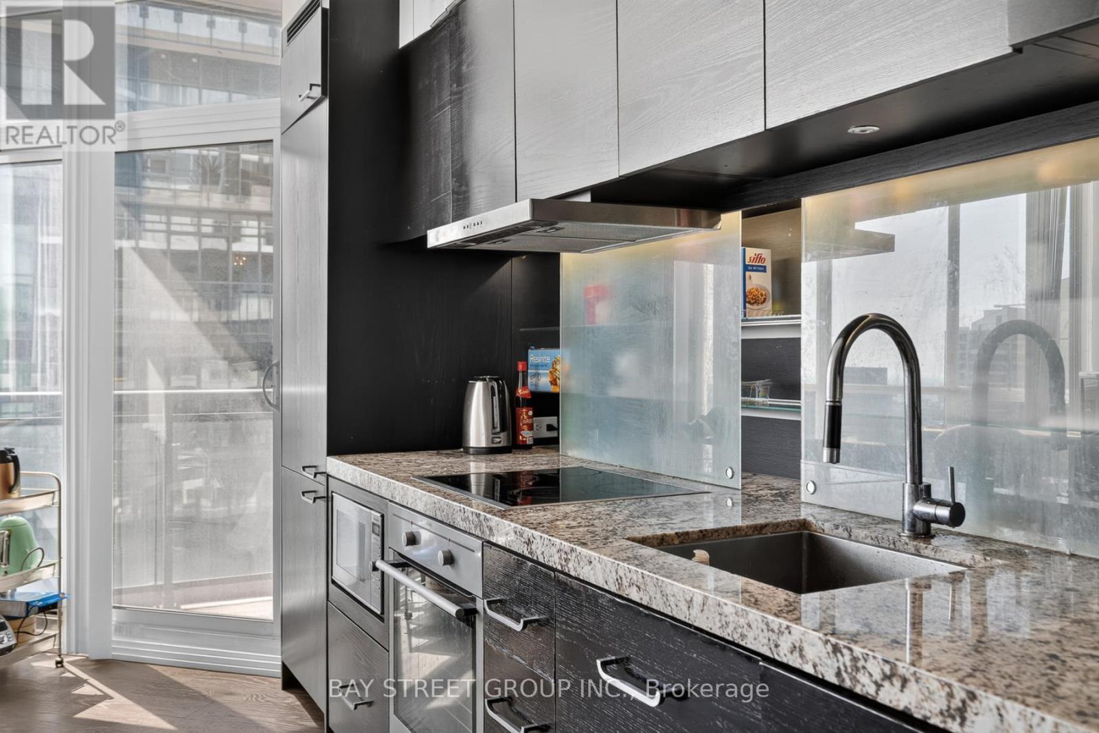 5102 - 45 Charles Street E, Toronto, ON - Indoor Photo Showing Kitchen With Upgraded Kitchen