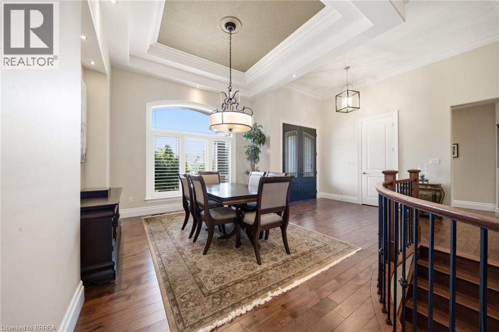 14 Ellington Place, Brantford, ON - Indoor Photo Showing Dining Room