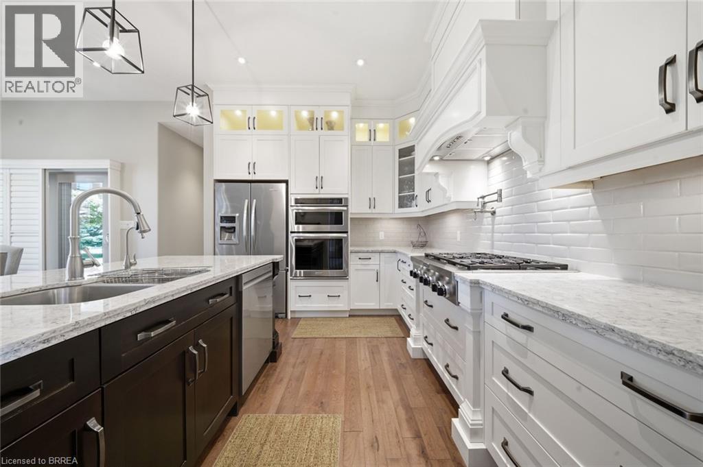 14 Ellington Place, Brantford, ON - Indoor Photo Showing Kitchen With Double Sink With Upgraded Kitchen
