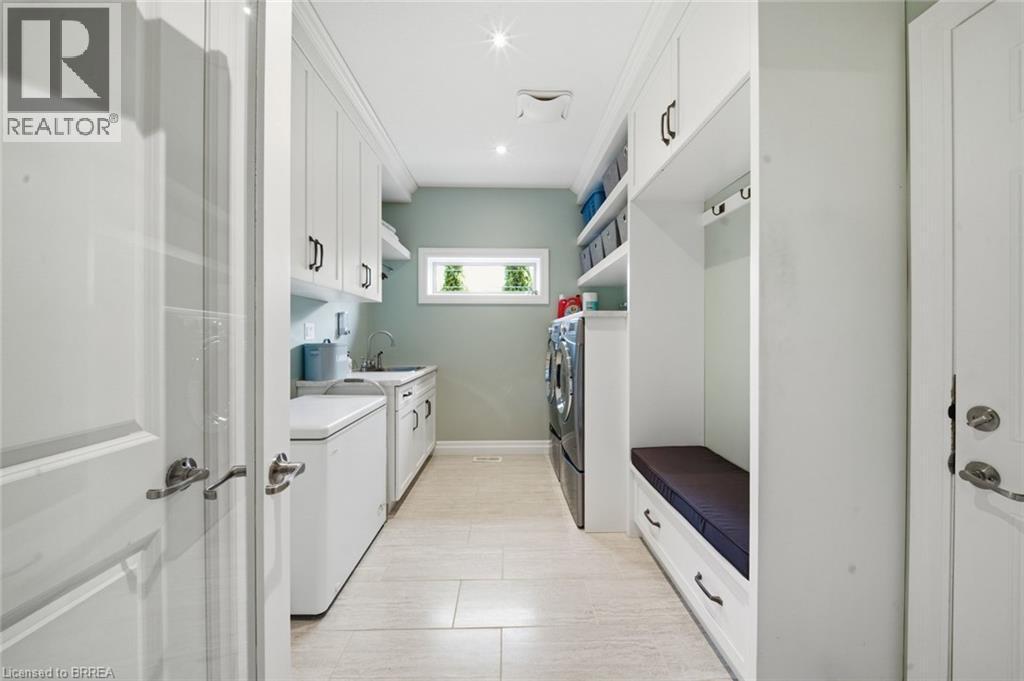 14 Ellington Place, Brantford, ON - Indoor Photo Showing Laundry Room