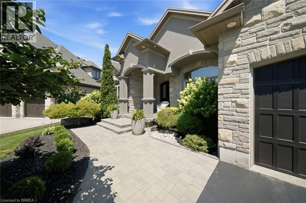 14 Ellington Place, Brantford, ON - Outdoor