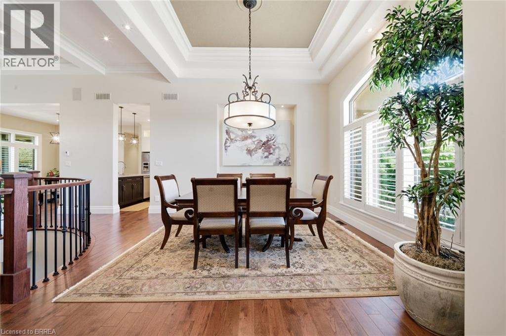 14 Ellington Place, Brantford, ON - Indoor Photo Showing Dining Room