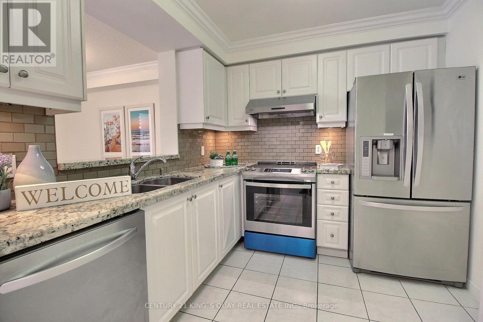 708 - 2628 Mccowan Road, Toronto, ON - Indoor Photo Showing Kitchen With Stainless Steel Kitchen With Double Sink With Upgraded Kitchen