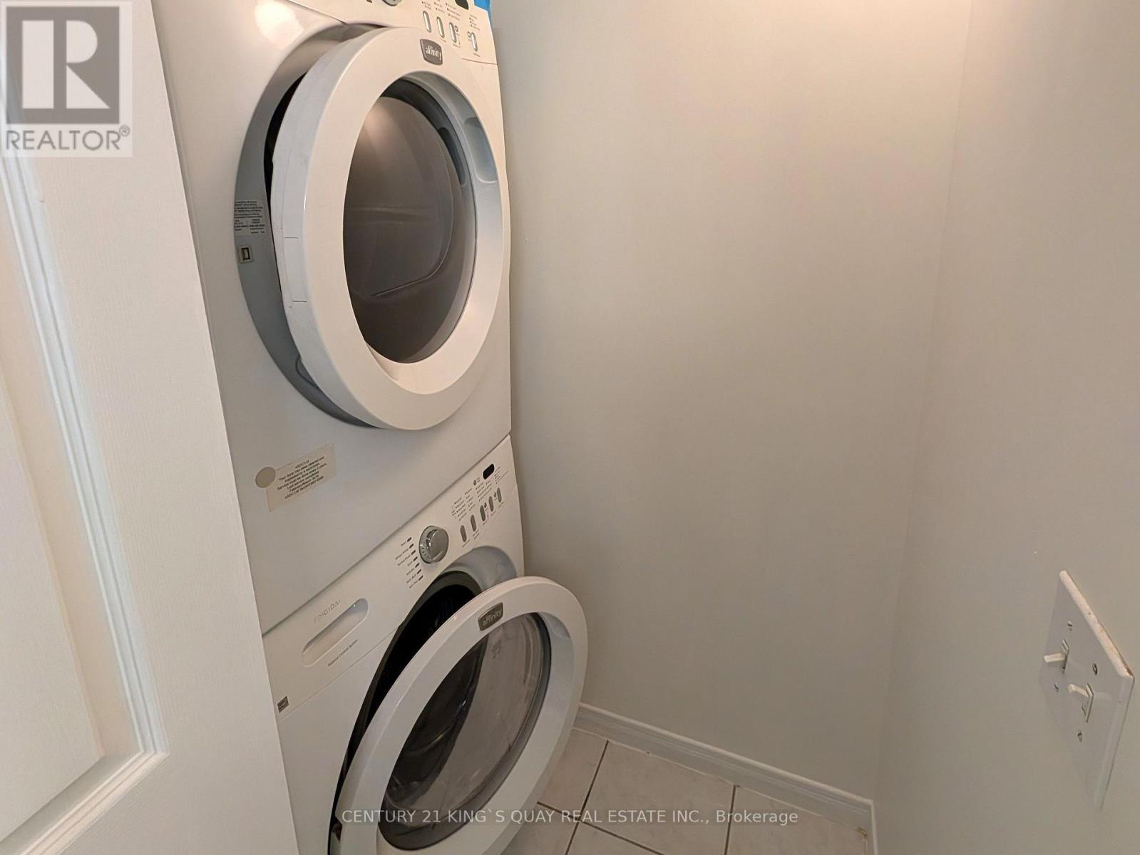 708 - 2628 Mccowan Road, Toronto, ON - Indoor Photo Showing Laundry Room