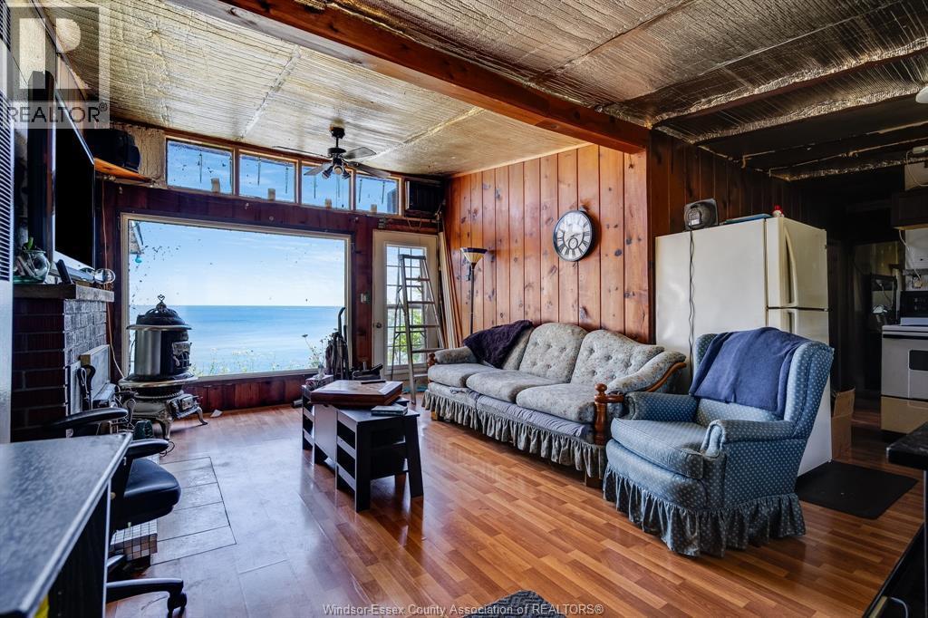 1624 Tilton Line, Wheatley, ON - Indoor Photo Showing Other Room