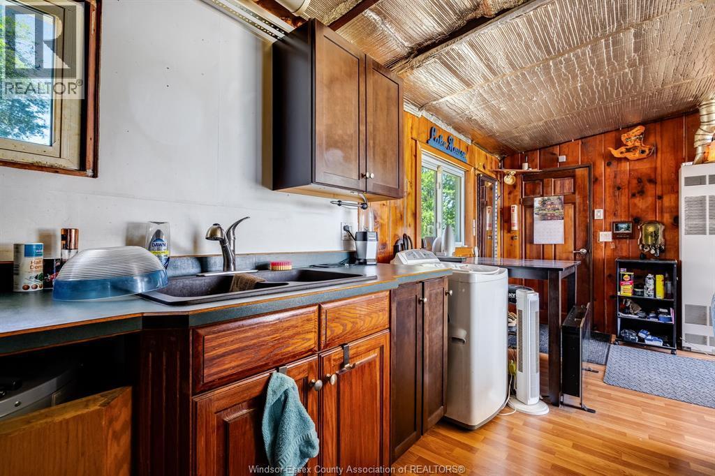 1624 Tilton Line, Wheatley, ON - Indoor Photo Showing Other Room