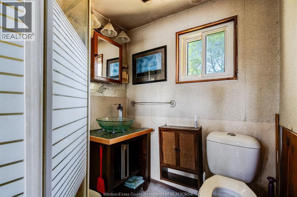1624 Tilton Line, Wheatley, ON - Indoor Photo Showing Bathroom