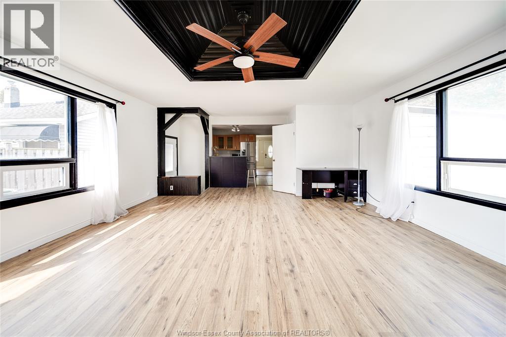 1650 Glendale, Windsor, ON - Indoor Photo Showing Other Room