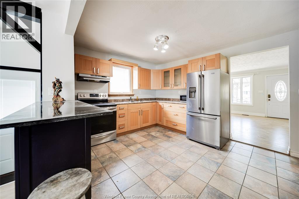 1650 Glendale, Windsor, ON - Indoor Photo Showing Kitchen