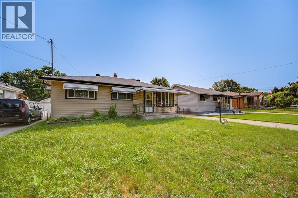 1650 Glendale, Windsor, ON - Outdoor