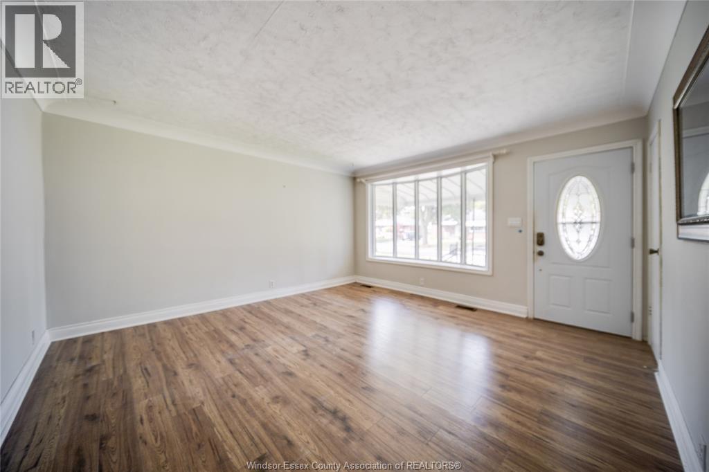 1650 Glendale, Windsor, ON - Indoor Photo Showing Other Room