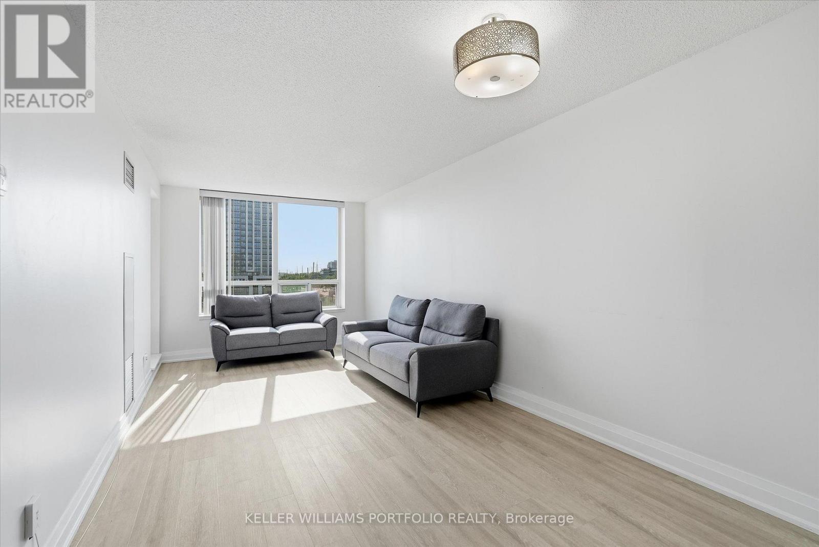 607 - 48 Suncrest Boulevard, Markham, ON - Indoor Photo Showing Other Room