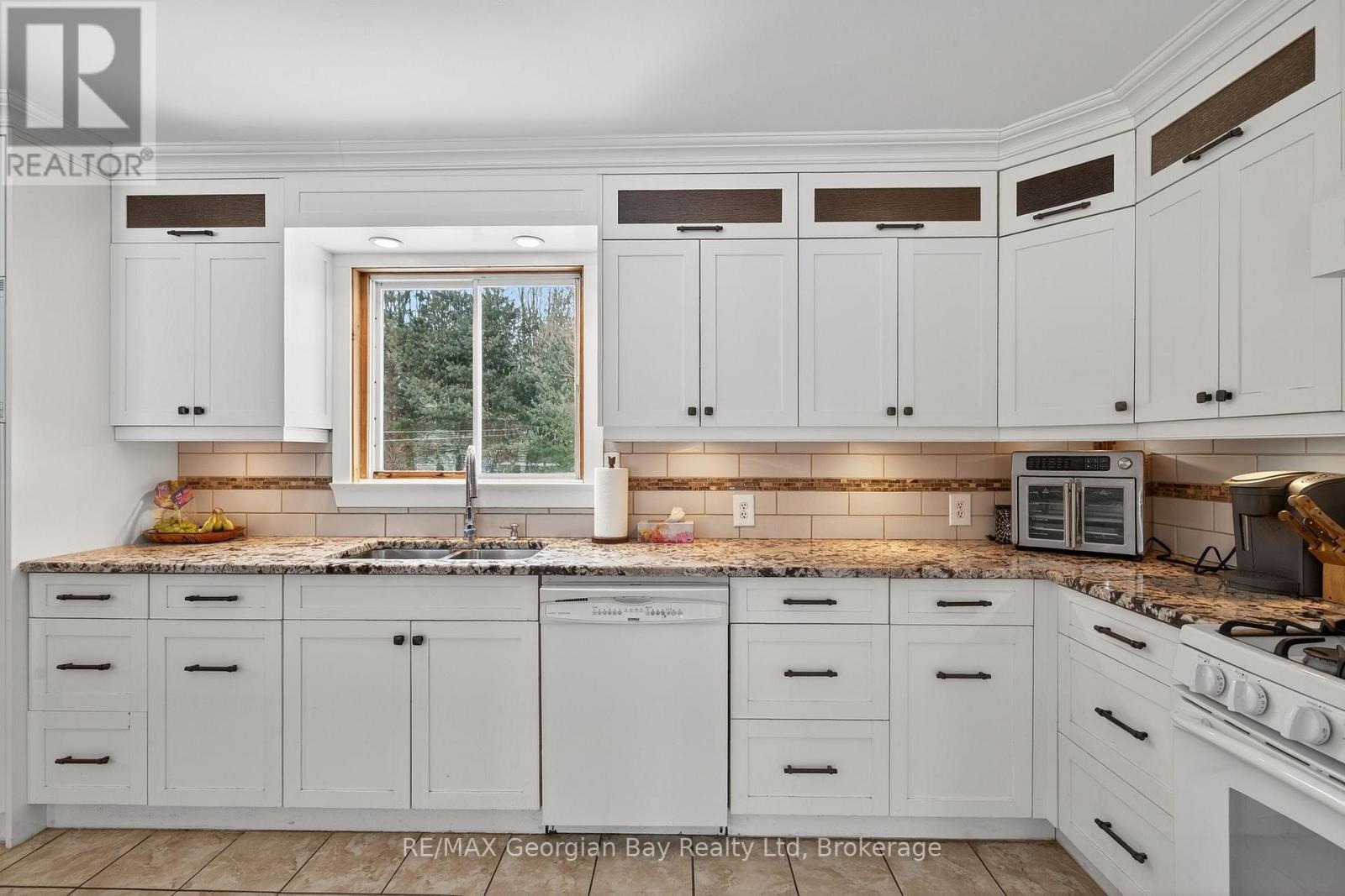 63 Lepage Drive, Penetanguishene, ON - Indoor Photo Showing Kitchen With Double Sink