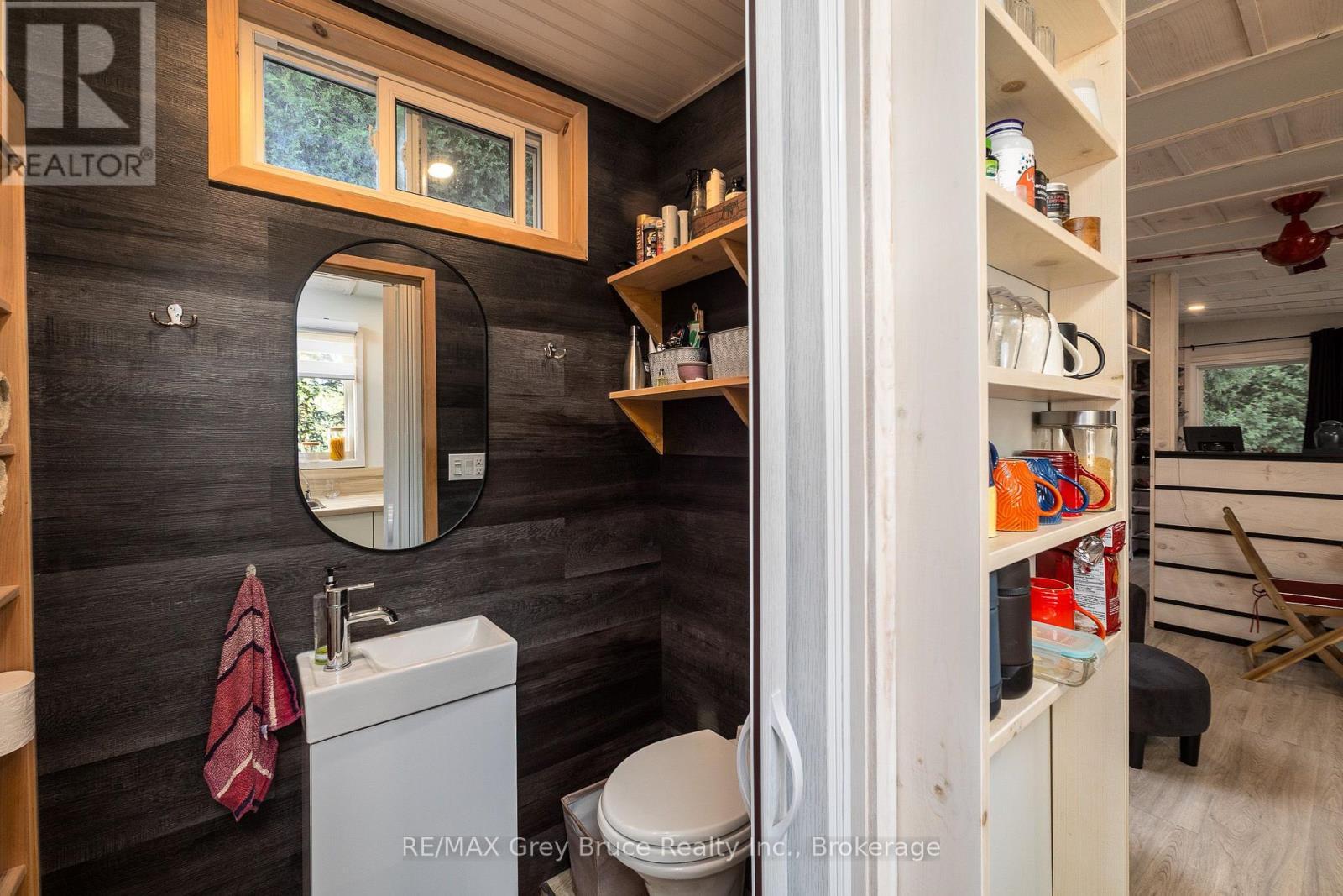 3 Pc Bath - 563878 Holland Glenelg Townline, West Grey, ON - Indoor Photo Showing Bathroom