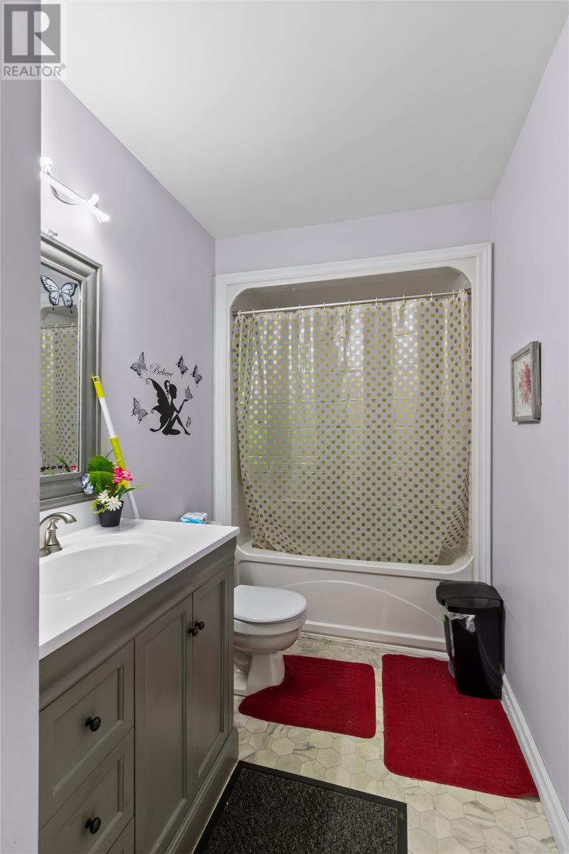 33 Dunluce Crescent, Mount Pearl, NL - Indoor Photo Showing Bathroom