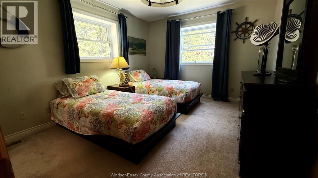 965 West Shore Road, Pelee Island, ON - Indoor Photo Showing Bedroom