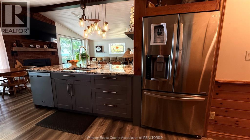 965 West Shore Road, Pelee Island, ON - Indoor Photo Showing Kitchen