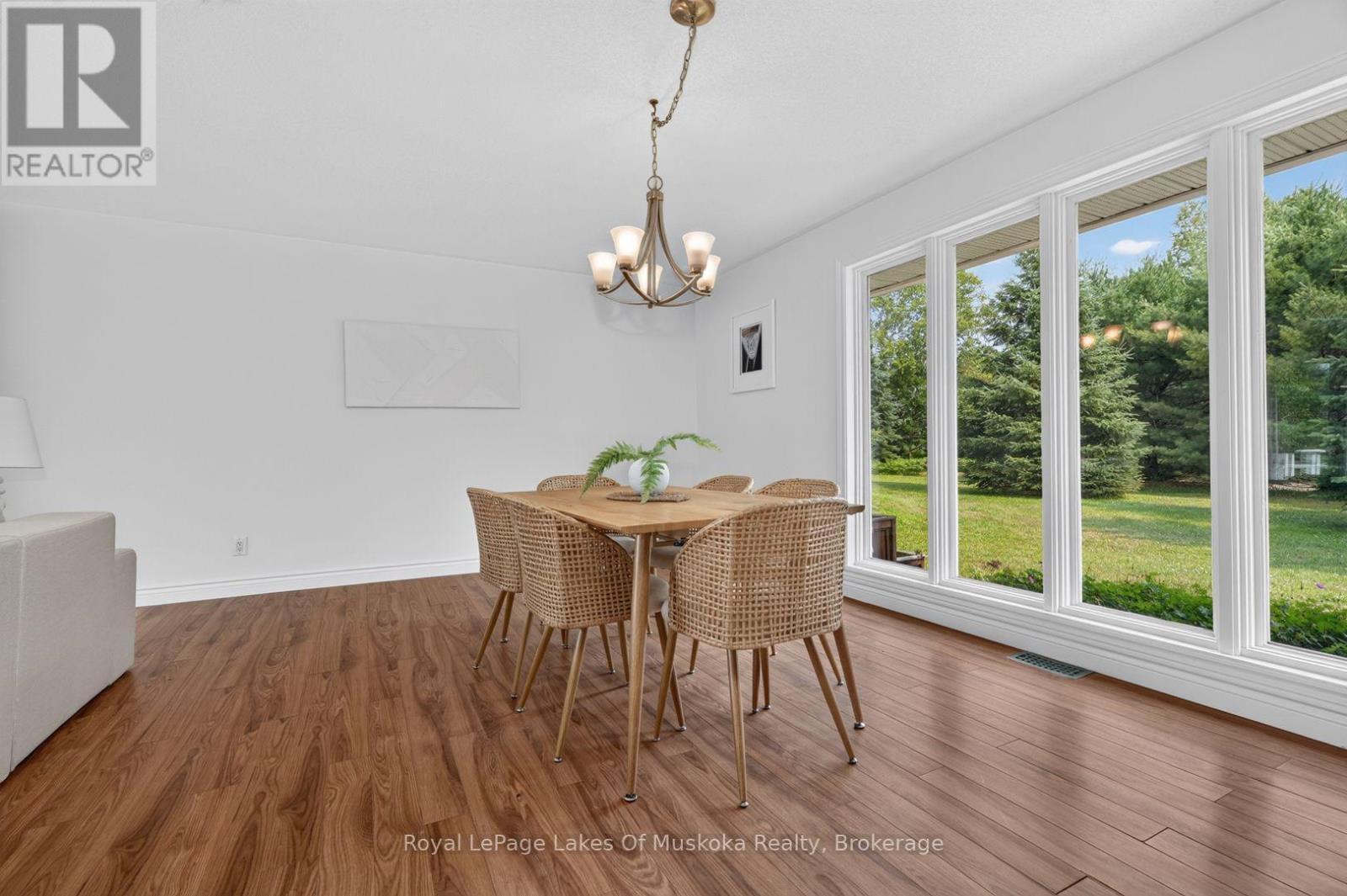 44 Shellwood Shores Avenue, Huntsville (Brunel), ON - Indoor Photo Showing Dining Room