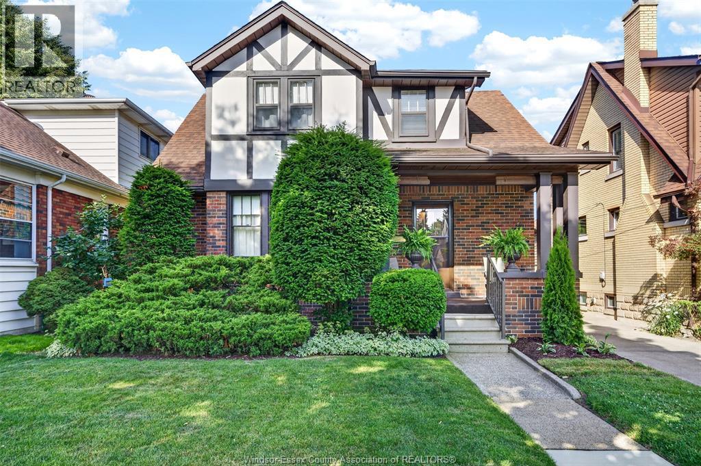 2333 Chilver, Windsor, ON - Outdoor With Facade