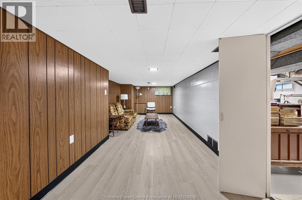 2333 Chilver, Windsor, ON - Indoor Photo Showing Other Room