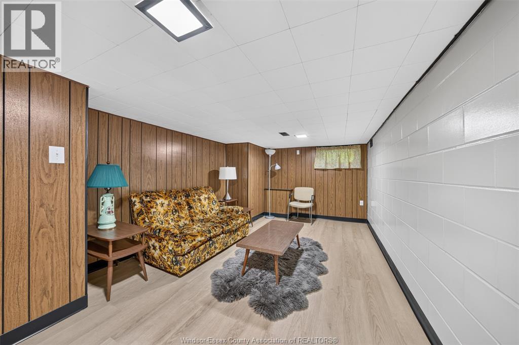 2333 Chilver, Windsor, ON - Indoor Photo Showing Other Room