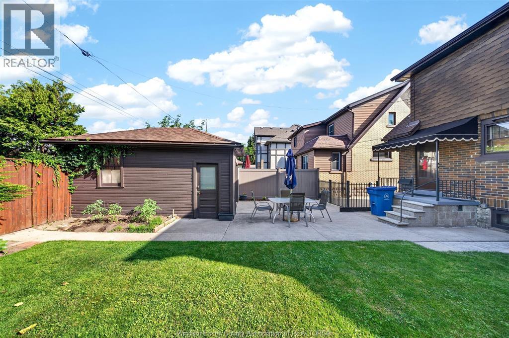 2333 Chilver, Windsor, ON - Outdoor