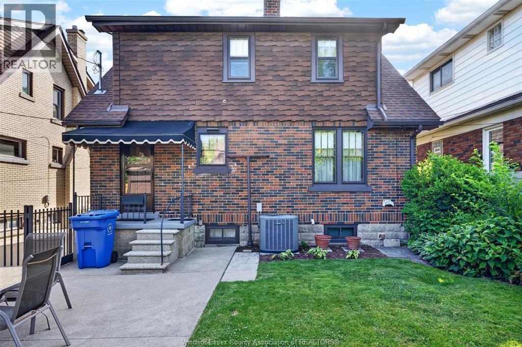 2333 Chilver, Windsor, ON - Outdoor With Deck Patio Veranda With Exterior