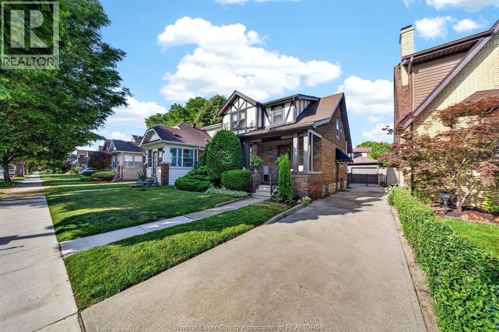 2333 Chilver, Windsor, ON - Outdoor With Facade