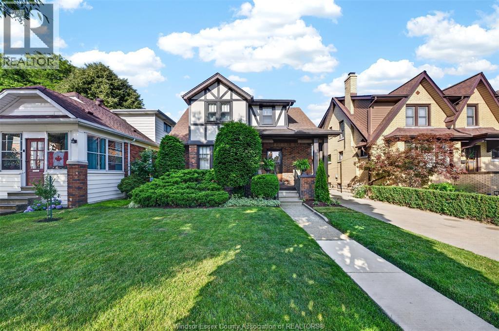 2333 Chilver, Windsor, ON - Outdoor With Facade