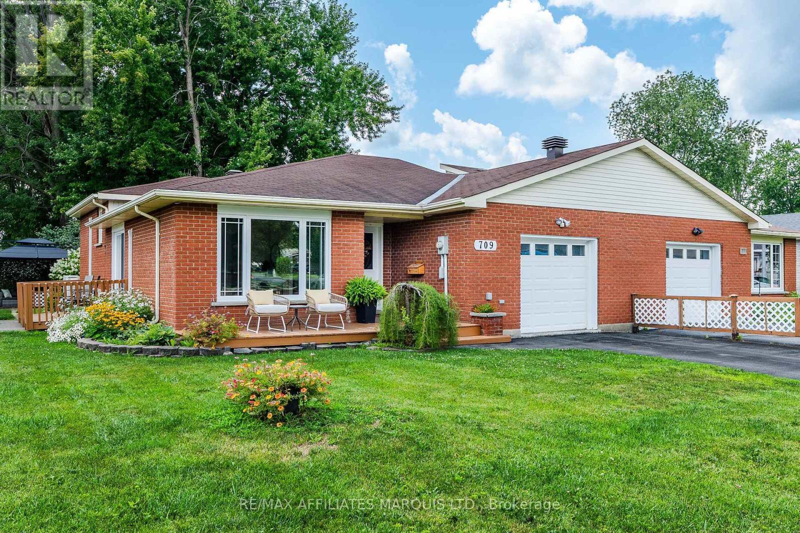 709 Champlain Drive, Cornwall, ON - Outdoor