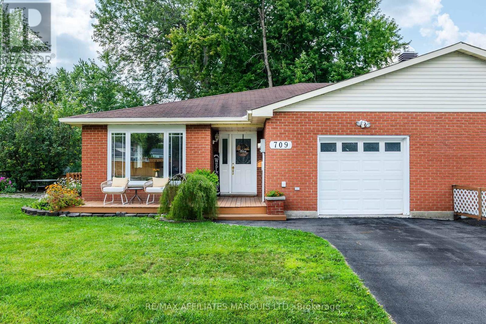 709 Champlain Drive, Cornwall, ON - Outdoor