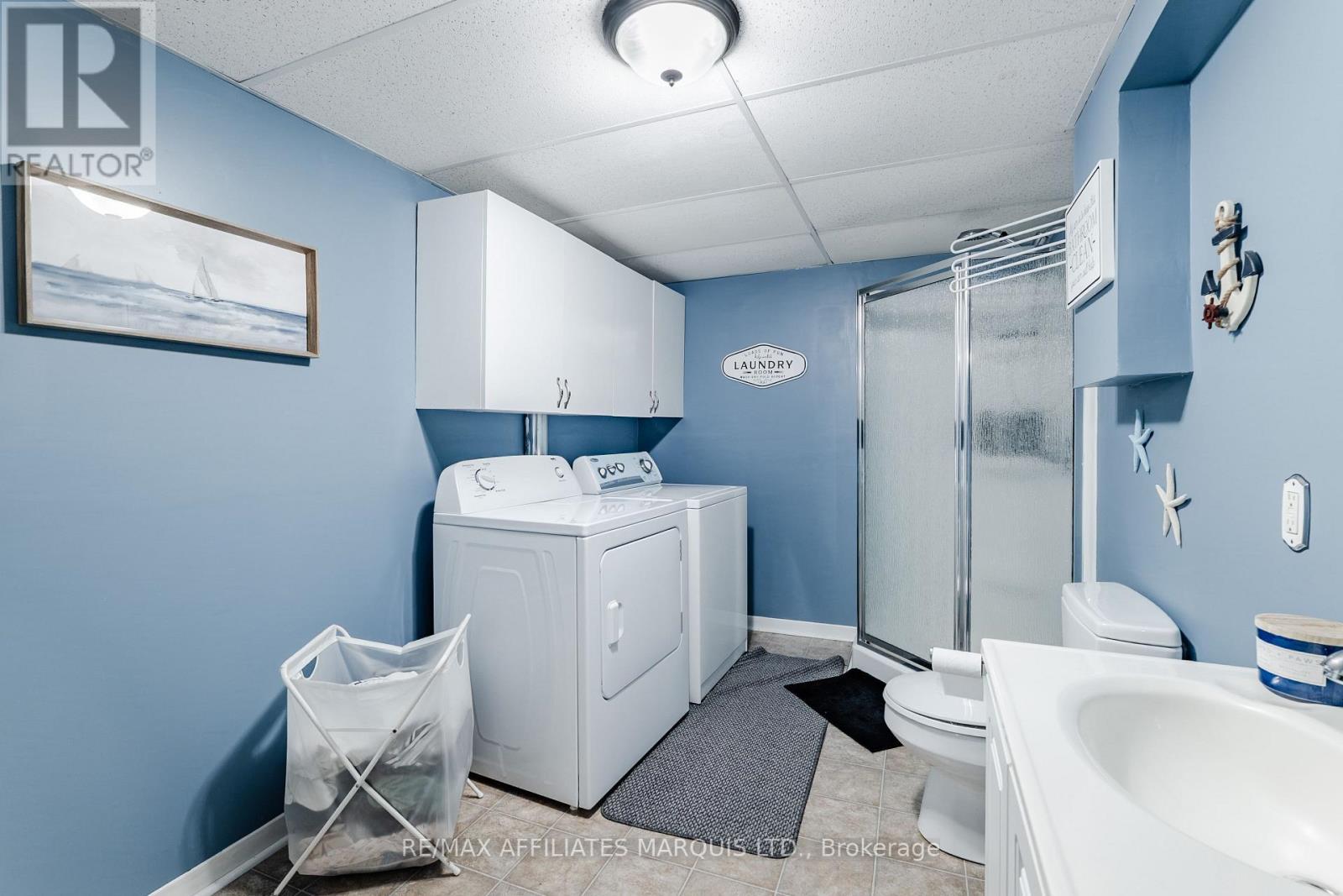 709 Champlain Drive, Cornwall, ON - Indoor Photo Showing Laundry Room