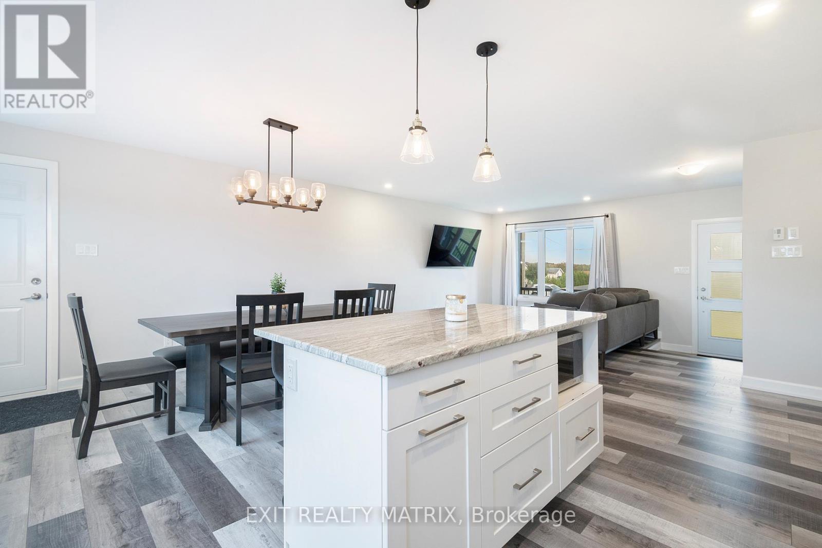 25 Glenco Road, South Stormont, ON - Indoor