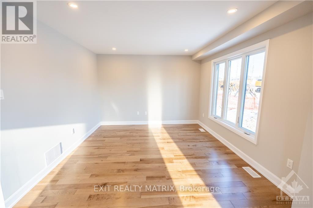 6 Glenco Road, South Stormont, ON - Indoor Photo Showing Other Room