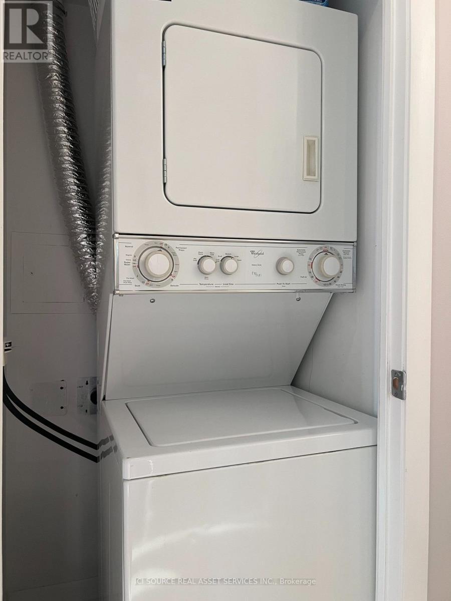 2612 - 219 Fort York Boulevard, Toronto, ON - Indoor Photo Showing Laundry Room