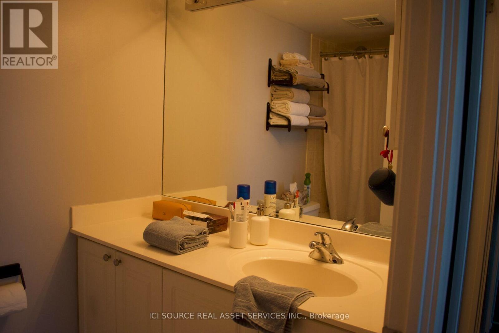 2612 - 219 Fort York Boulevard, Toronto, ON - Indoor Photo Showing Bathroom