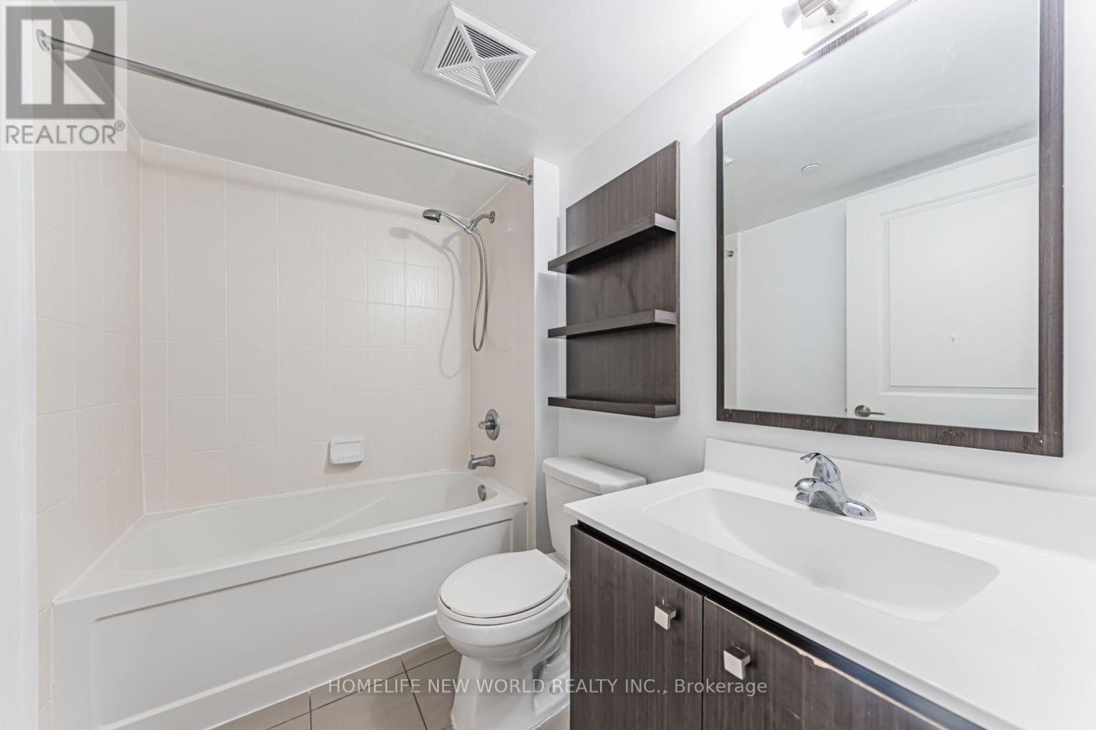 3207 - 275 Yorkland Road, Toronto, ON - Indoor Photo Showing Bathroom