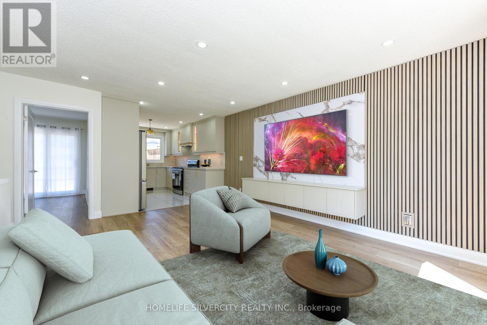 3315 Dwiggin Avenue, Mississauga, ON - Indoor Photo Showing Living Room